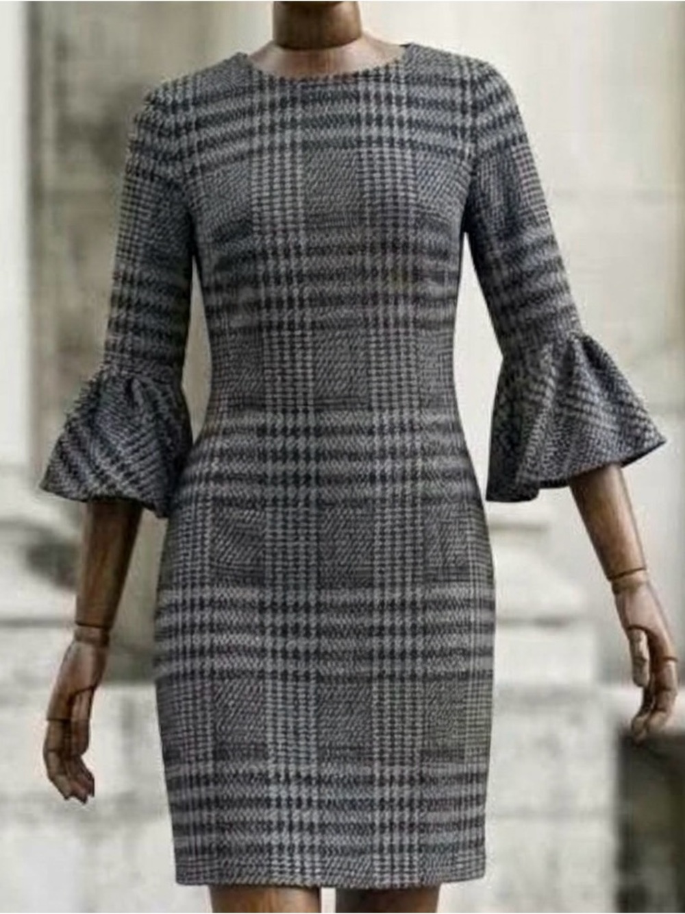 Calvin Klein Tweed Bell Sleeve Sheath Dress Black & White Plaid – Size 4